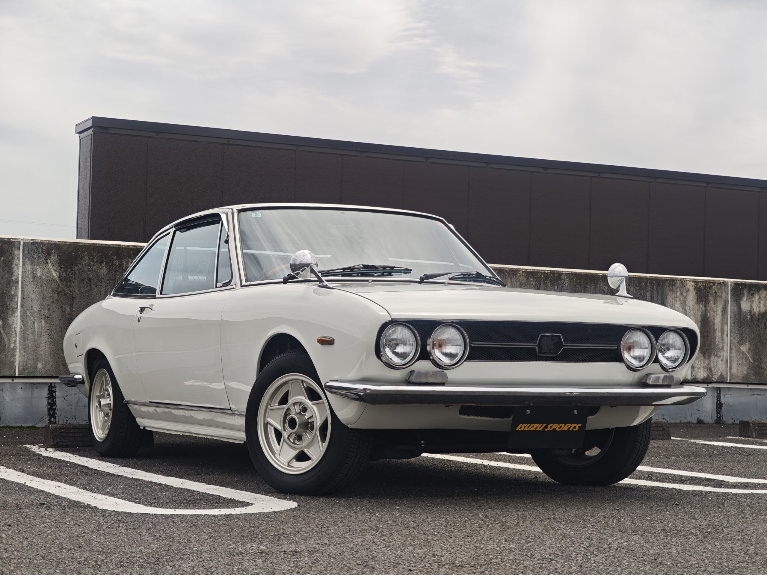 値下げしましたインキューベーター JMS】いすゞ 117クーペ | ISUZU SPORTS